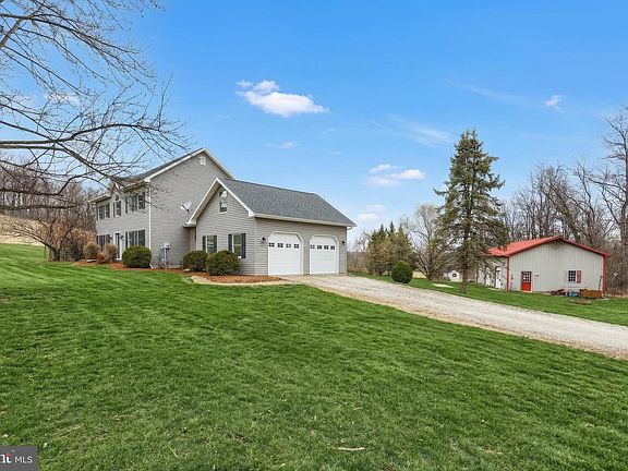 3rd image of 4905 Oxford Rd