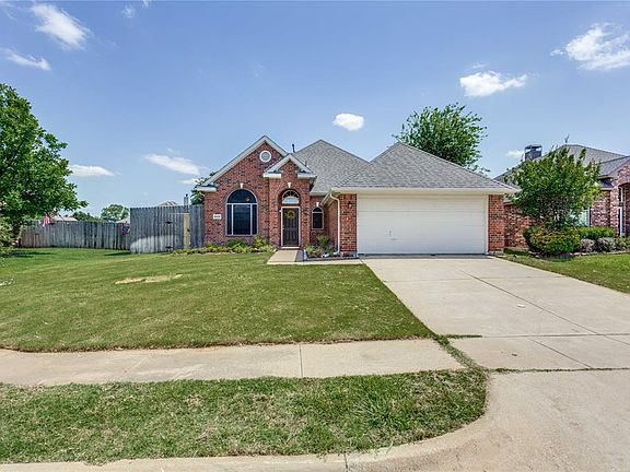 3rd image of 4412 Shadow Oak Dr