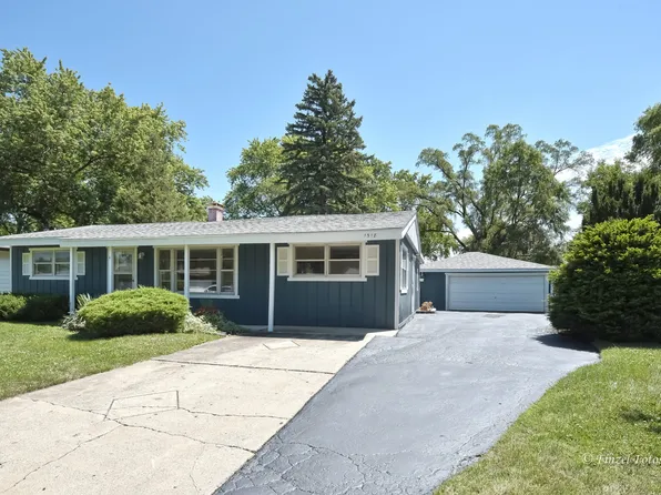 1518 Lakeland Ave, McHenry, IL 60050