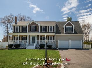 95 Metacomet Ave, Taunton, MA 02780