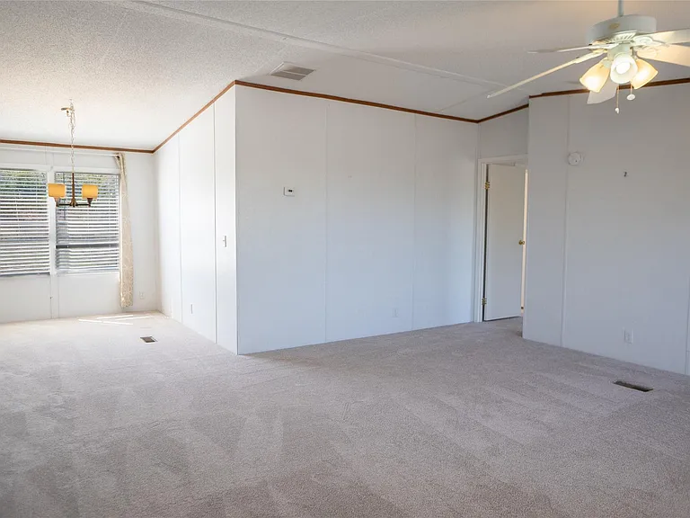 1149 Hart Ln — Photo 9