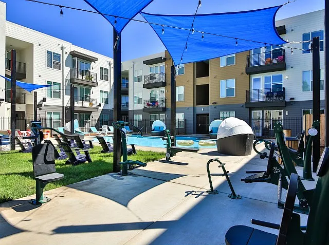 Outdoor - Patio 4