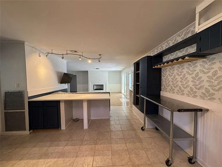 107 Cecile Dr — Photo 5