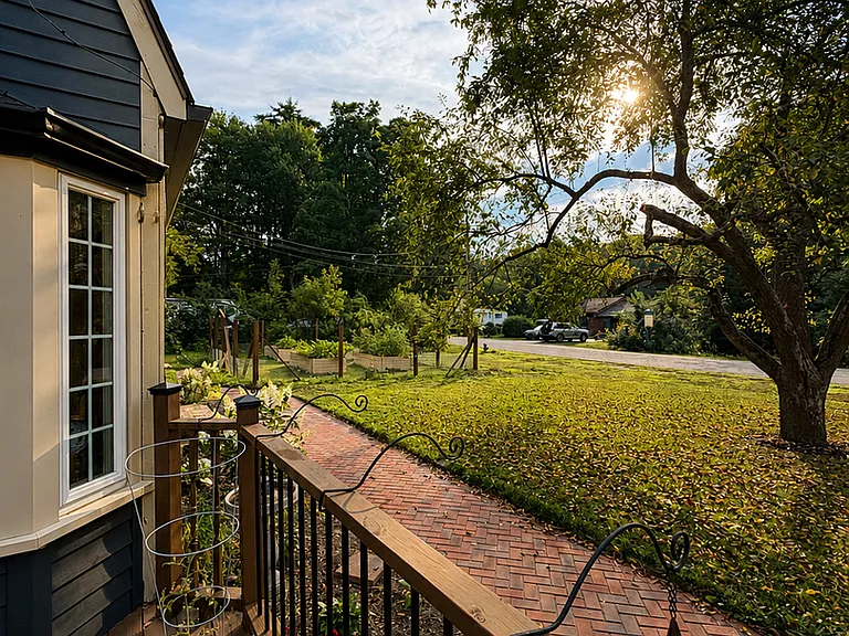 33 Northwood Dr — Photo 2