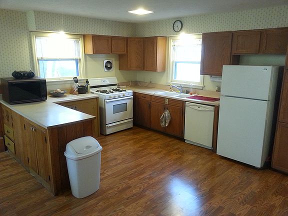 5th image of 1518 E Knox St