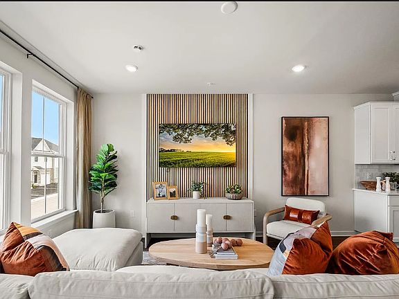 3rd image of 319 Mingo Way