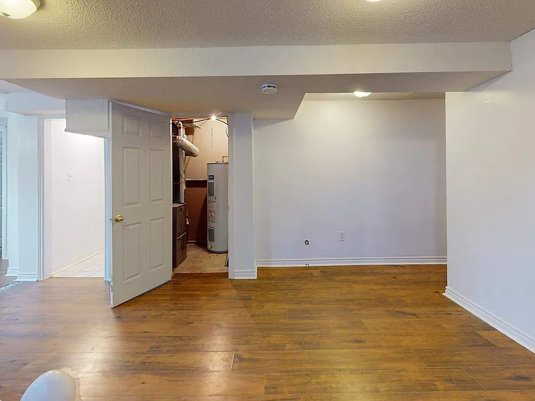 61 Darlingside Dr — Photo 5
