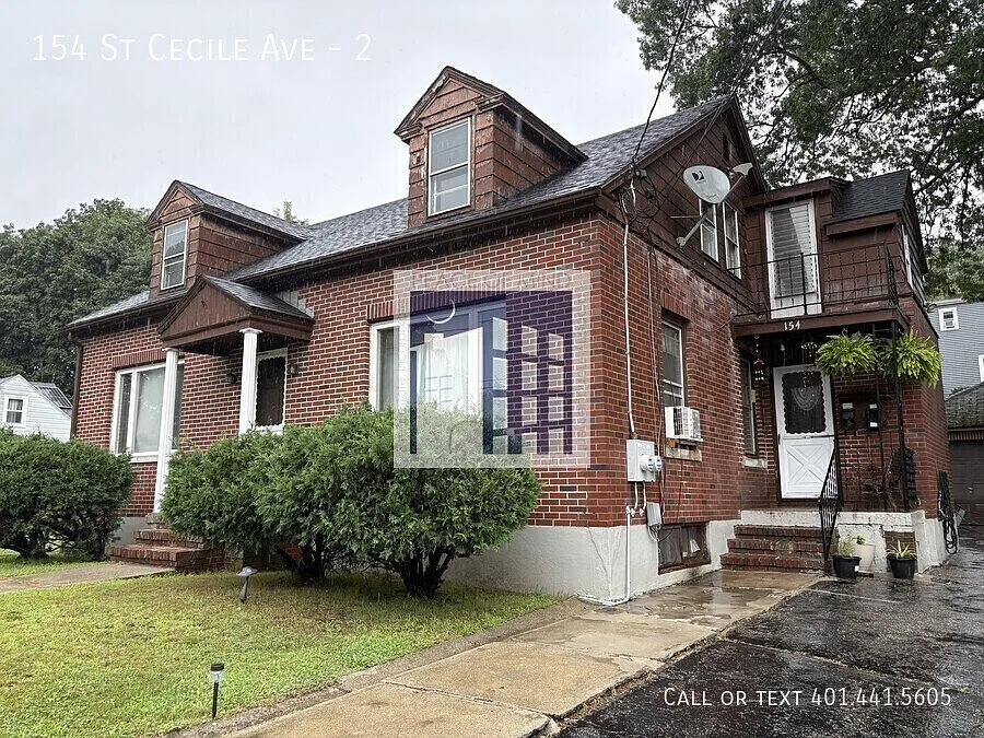 2 Bed/1 bath on 2nd floor for $1500 — Photo 1