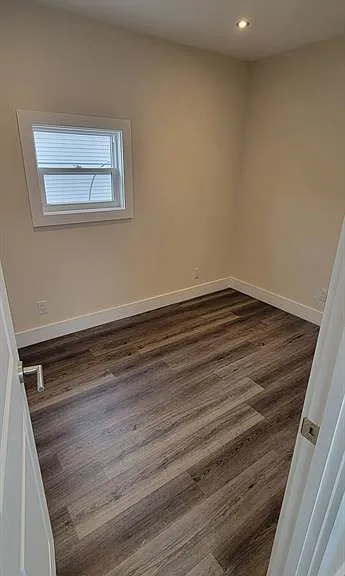 22 Robin Cres — Photo 6