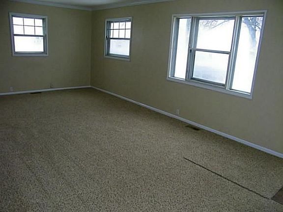 4th image of 1512 Park Dr