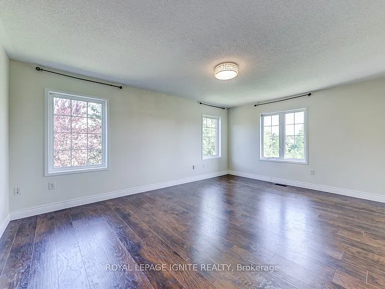 57 Armitage Cres — Photo 24