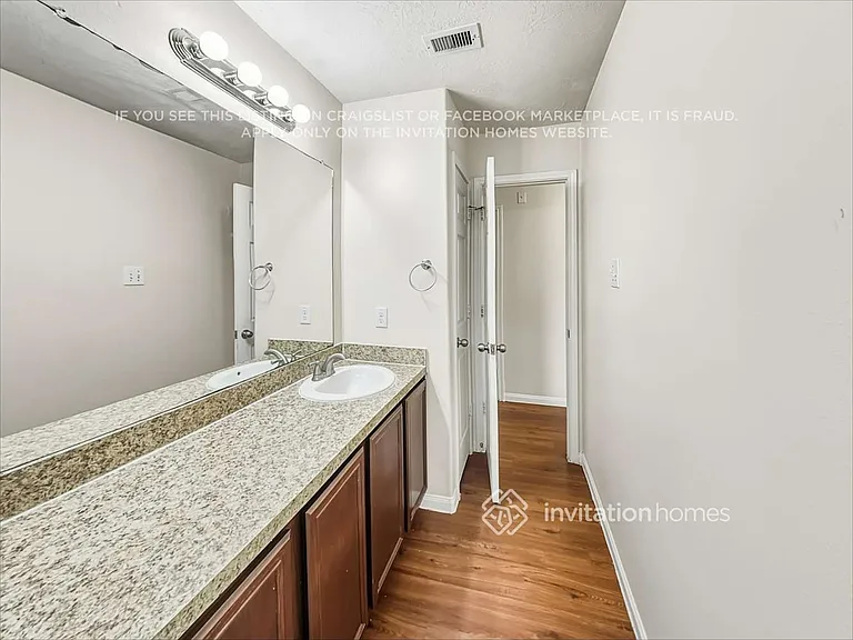 4026 Hawthorn Arbor Ct — Photo 16