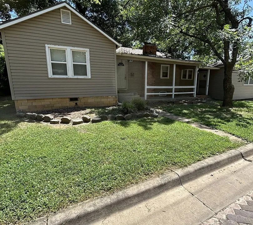 1717 S Walnut St