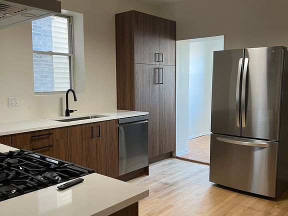 4th image of 4434 S California Ave #1
