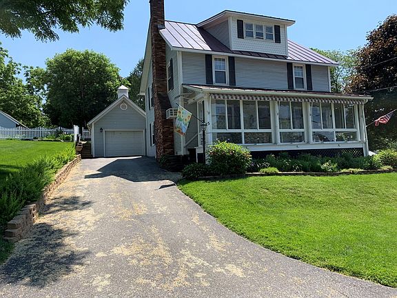 Paved drive 16'x26' garage