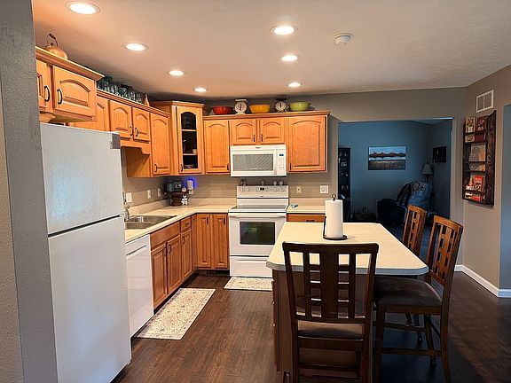4th image of 813 Pawnee Dr