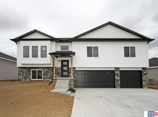 1000 W Panorama Rd, Lincoln, NE 68523