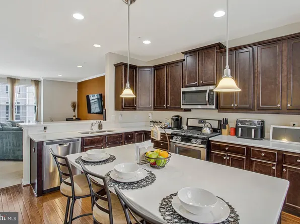 207 Gunther Pl, Glen Burnie, MD 21060