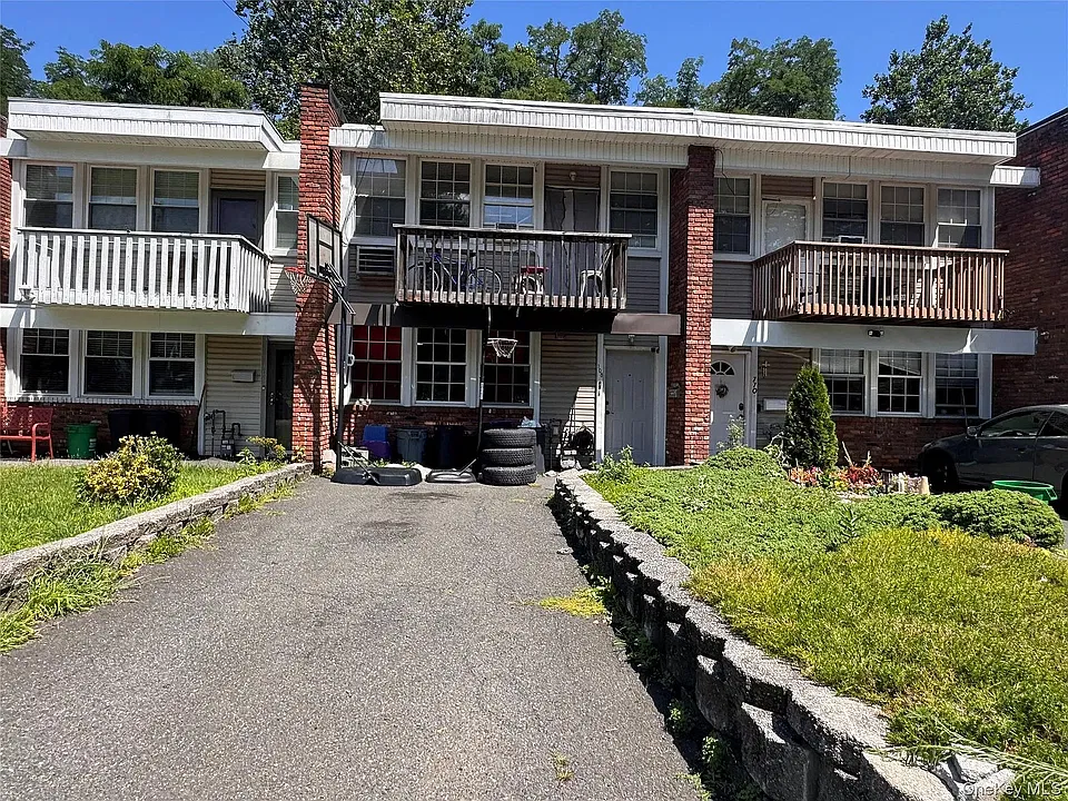 108 Halgren Cres #1