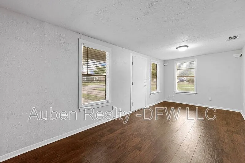 2 bed, 1.0 bath, 1000 sqft, $1,295 — Photo 4