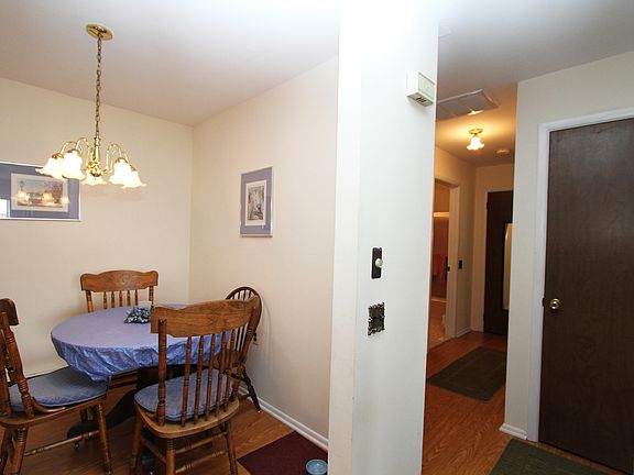 5th image of 16 Potomac Lane #B