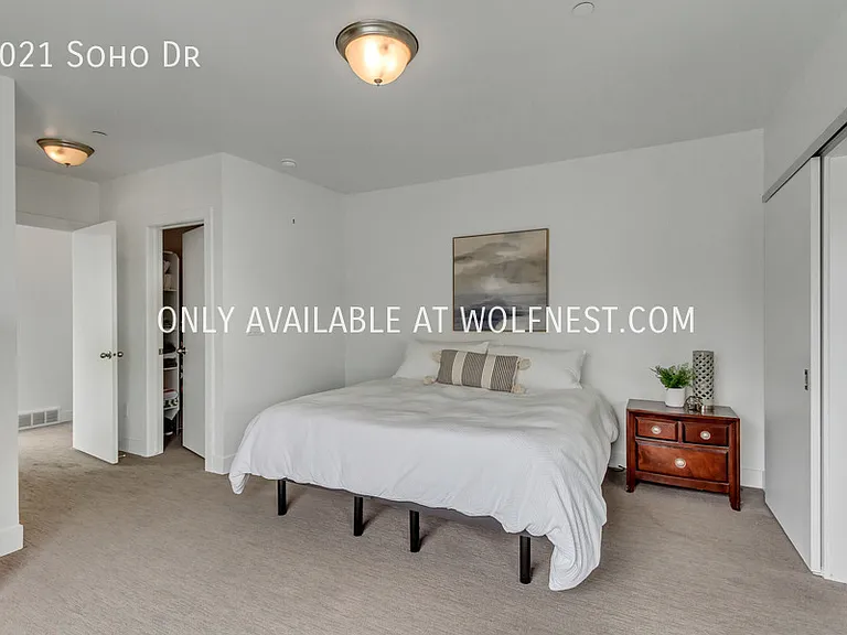 1021 Soho Dr — Photo 26