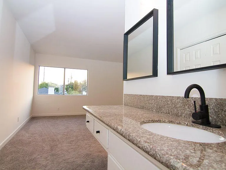 3666 Greenfield Ave #3 — Photo 6