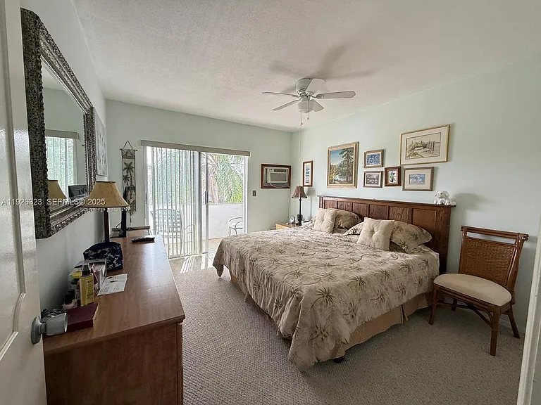 90 Easthampton D #90 — Photo 10