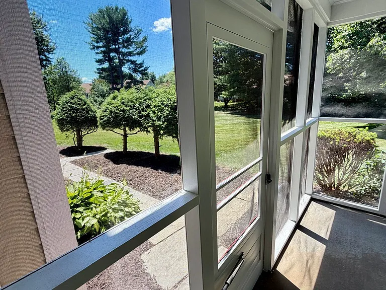 684 Steinman Ct — Photo 12