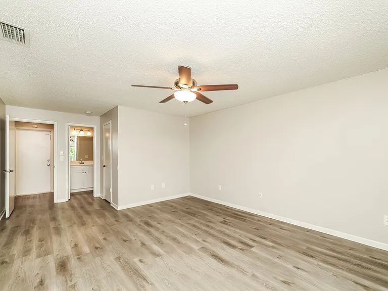 1828 Craven Dr — Photo 11