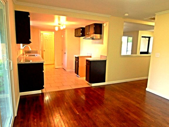 Dining Room & Kitchen