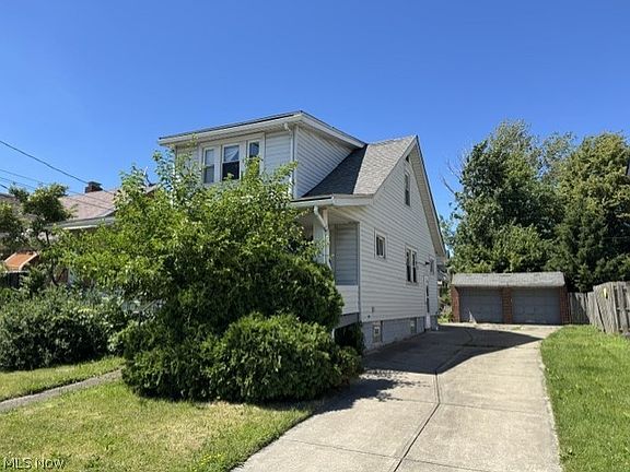2nd image of 19205 Arrowhead Ave