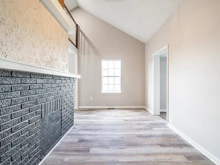 465 Brehl Ave — Photo 4
