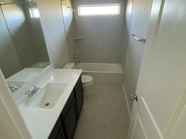303 Charter Oak Dr — Photo 5