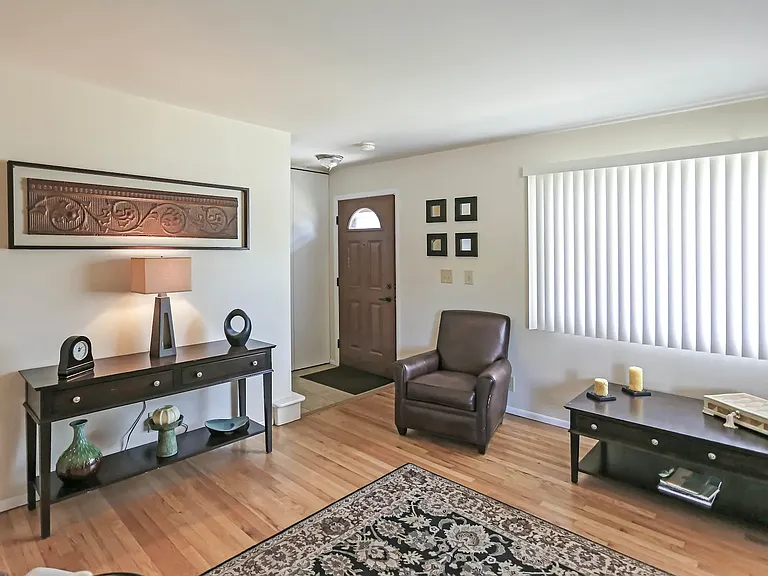 Bradley Place Townhomes — Photo 7