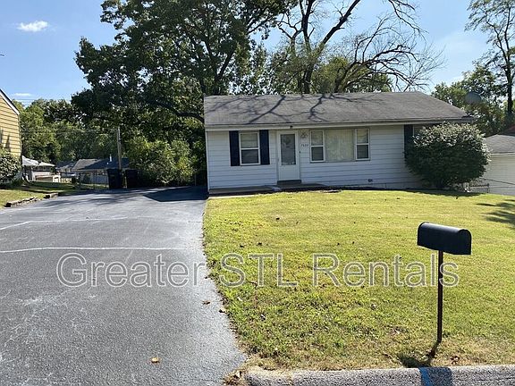 2nd image of 7832 Tuxedo Ct