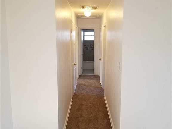4th image of 2905 E Malden Ave