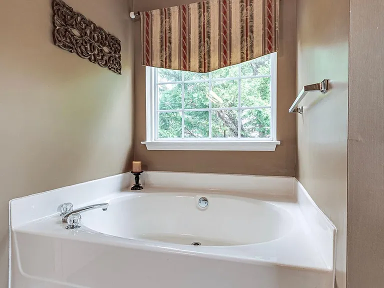 203 Stonemeade Ct — Photo 8