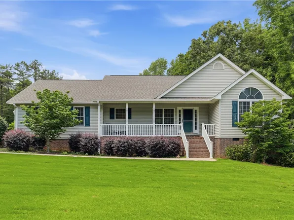 202 Valley Creek Dr, Westminster, SC 29693