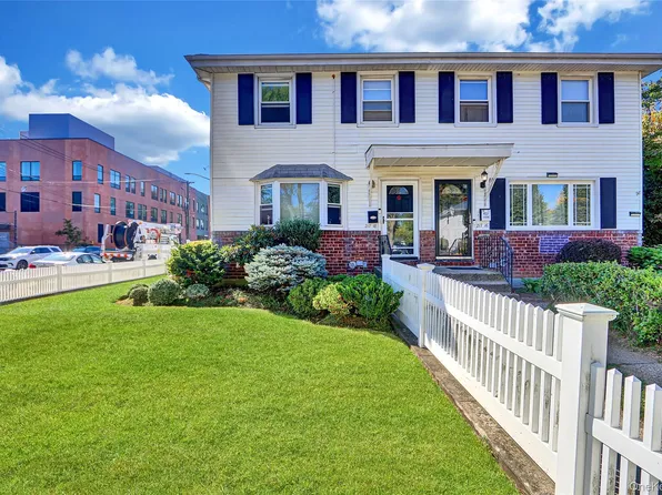 217-18 64 Avenue, Bayside, NY 11364