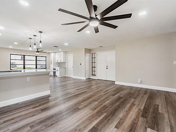 4th image of 3488 Woodridge Ln