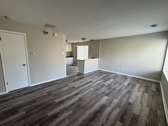3rd image of 307 S Orchard Dr