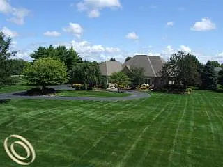1120 Valley View Dr photo 1