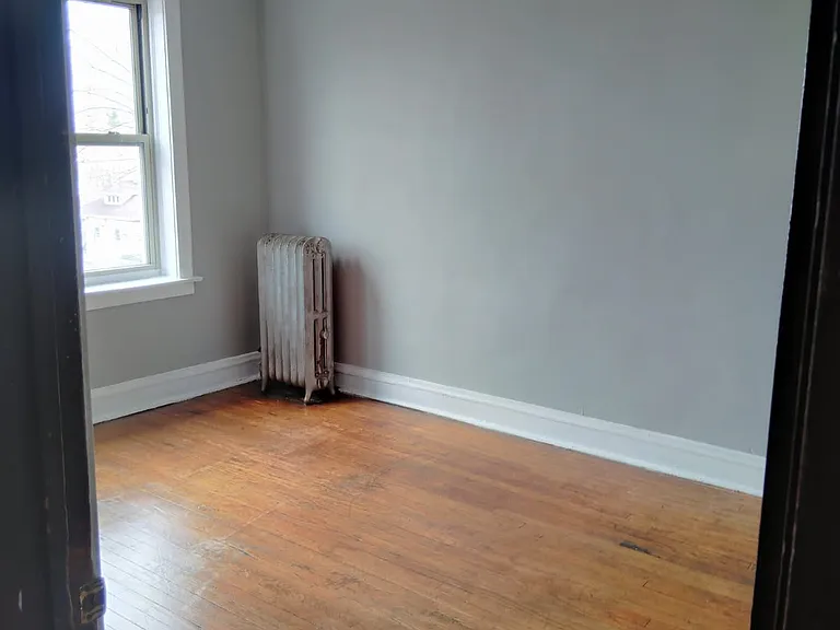 2535 W 63rd St — Photo 21