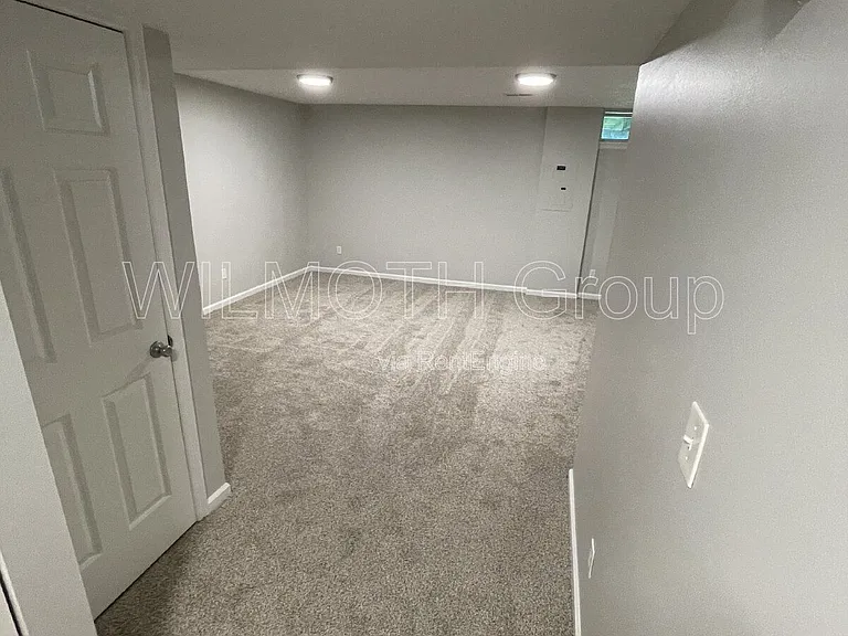 8536 Hague Rd — Photo 15