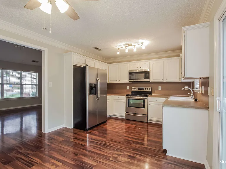 221 Amir Cir — Photo 3