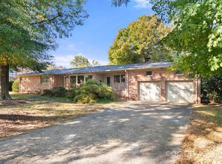 1102 W Elm St, Shelby, NC 28152