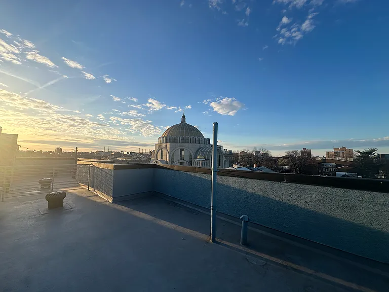 811 N Franklin St #302 — Photo 11
