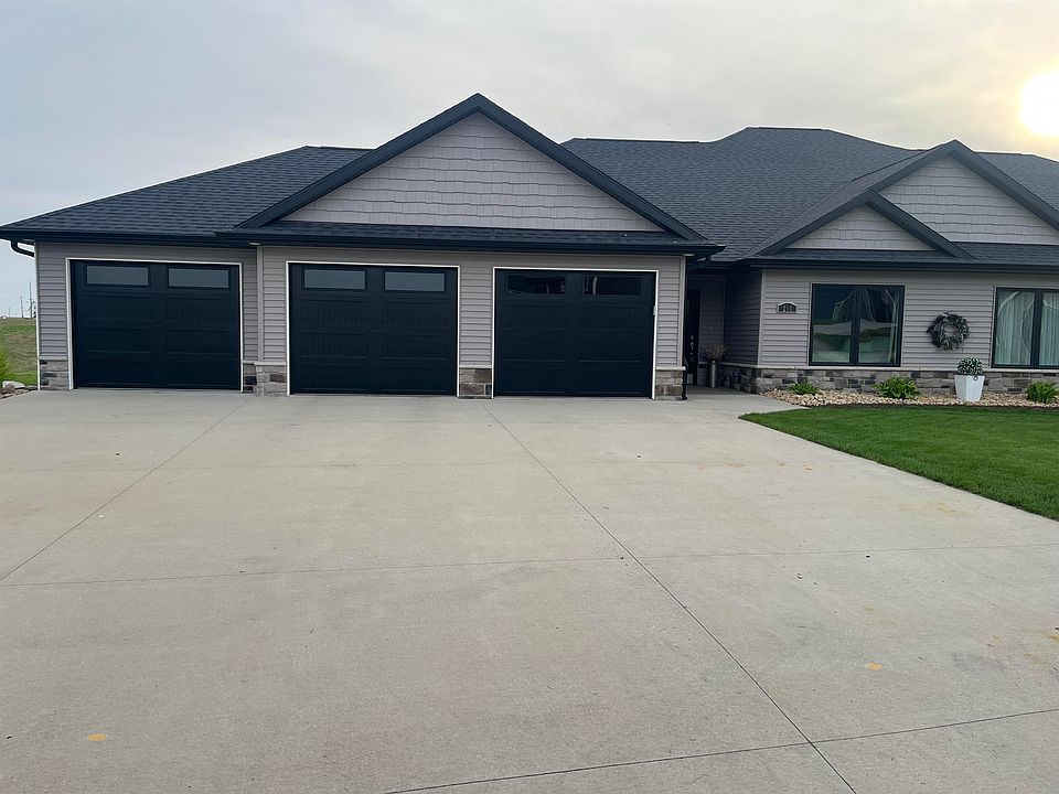 1st image of 215 Solomia Ct