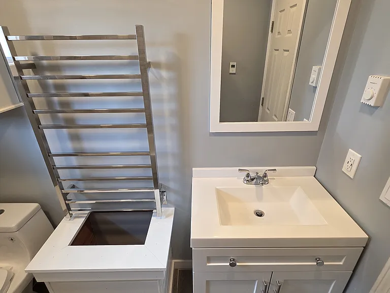 135 Putnam St 2ndflr Renovated! Spacious! Greatlocale! Petsok Laundry — Photo 13